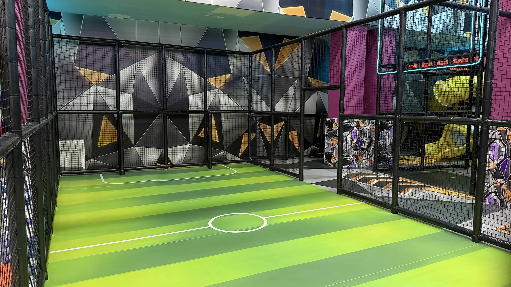 Футбольная площадка FOOTBALL ZONE